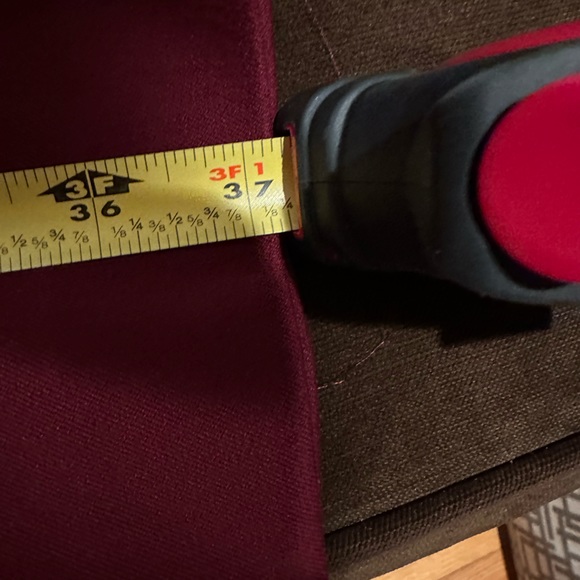 Talbots Burgundy Classic Stretch  Side Zip Flat Front Ankle Pants Sz 14P - Picture 8 of 10